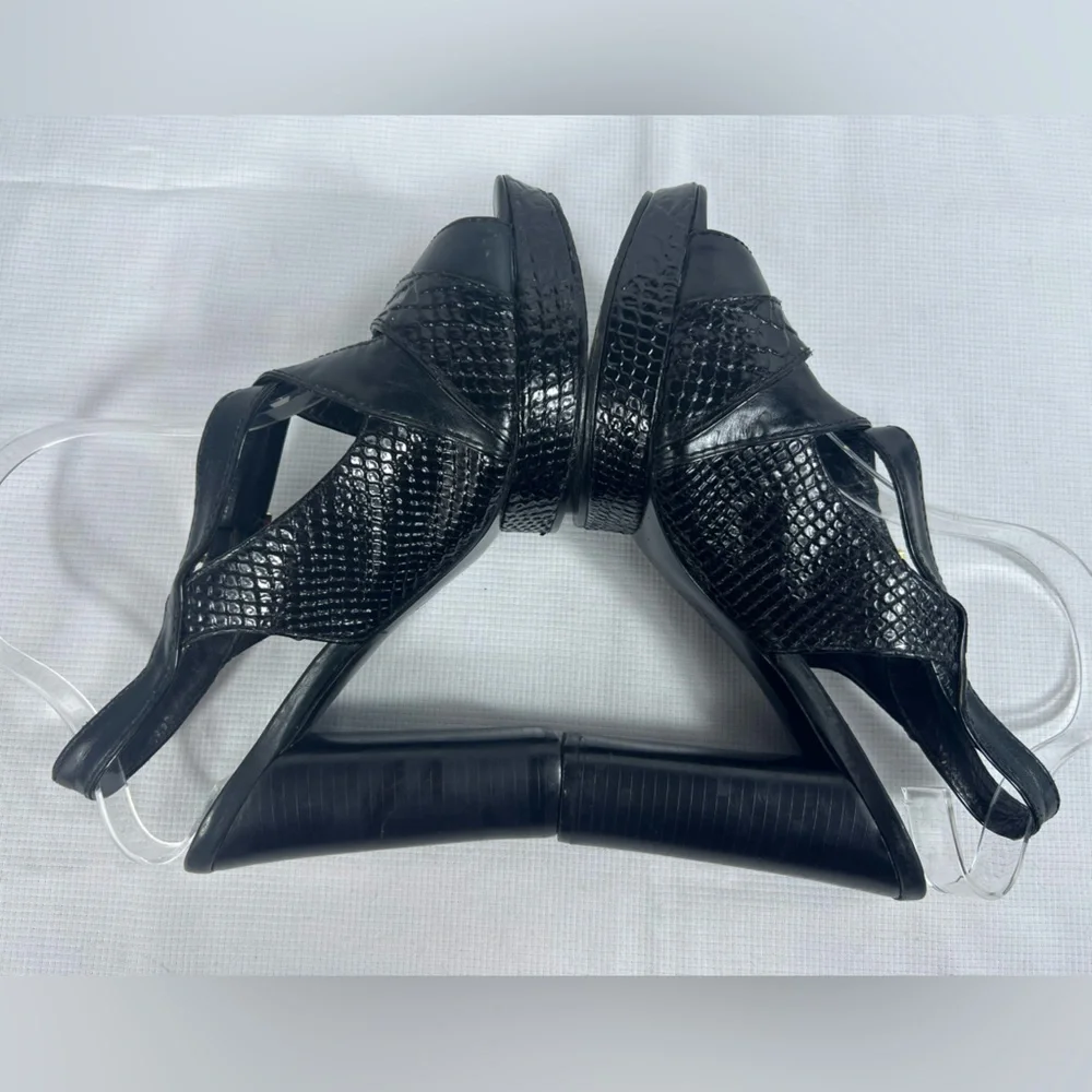 7224: Tory Burch Black Embossed Leather Slingback Platform Sandals Size 9M